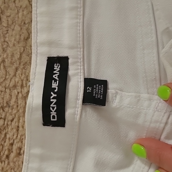 DKNY white short - Picture 6 of 9